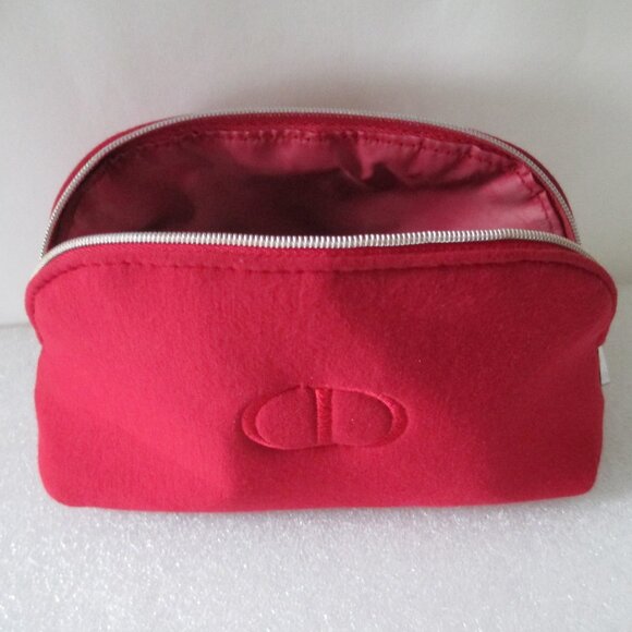 DIOR MAKEUP BAG🌺 - Picture 9 of 13